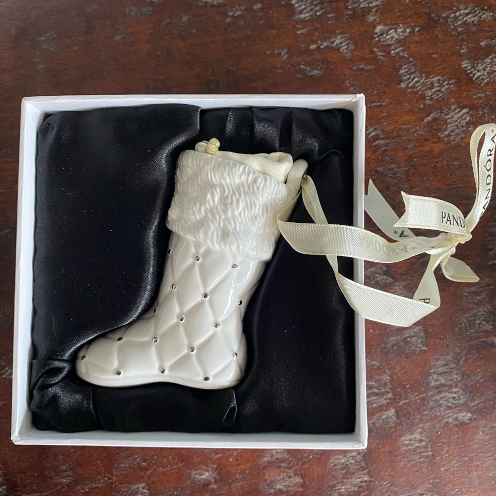LIMITED EDITION 2012 STOCKING Genuine PANDORA Porcelain CHRISTMAS ORNAMENT New!
